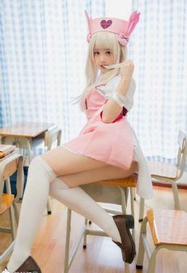 年轻的善良的女教师5免费观看