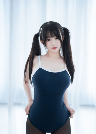 他的巨物撑开她的花缝视频